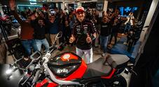 Aprilia, Jorge Martin apre le vendite della Tuono 457. Il campione a Milano ospite dello showroom del Gruppo Piaggio