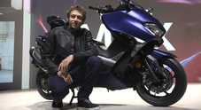 Yamaha, Valentino Rossi all'EICMA in sella al nuovo T-Max