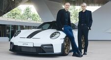 Porsche, nel 2024 utili e vendite in calo, ma il dividendo resta stabile a 2,3 euro. Il margine 2025 tra il 10% e il 12%