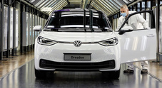 Elettrica "trasparente", Volkswagen ha avviato la produzione della ID 3 anche nella "Fabbrica di vetro" di Dresda