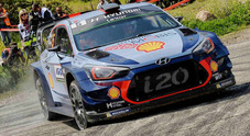 WRC, Tour de Corse: Meeke (Citroen) fuori, Neuville (Hyundai) in testa