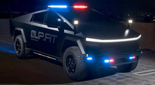 Cybertruck si trasforma in una volante della polizia. L'evoluzione del pick-up Tesla per le forze dell'ordine