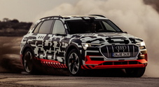 Audi e-tron, elettrica no limits. Nel deserto della Namibia al volante del primo Suv dei “Quattro Anelli” dalle performance superbe