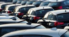 Immatricolazioni auto, per la prima volta in Europa le ibride (32,8%) superano le benzina (29,8% in calo del 17,9%)