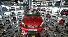 Germania, sprofonda il mercato dell'auto: 31,7% in novembe e -8,1% da inizio anno. Le elettrificate valgono il 50,2% dei volumi