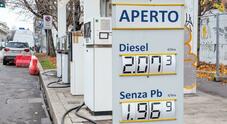 Garante prezzi, non sono in corso speculazioni sulla benzina. Aumenti in linea coi mercati internazionali. Arriva un vademecum