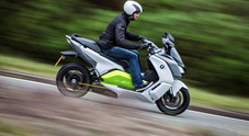 Bmw C-Evolution, lo scooter elettrico: autonomia 100 km a 120 orari