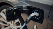 Antitrust, faro su auto elettriche. Istruttoria per pratiche scorrette su percorrenza e batterie