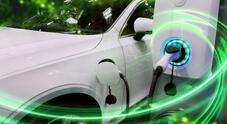 Ecobonus auto, nel 2024 tornano gli incentivi per i redditi bassi. Fino a 13.750 euro per le vetture elettriche con rottamazione