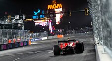 GP (notturno) di Las Vegas, prove libere 2: Ferrari al comando con Leclerc e Sainz, terzo Alonso