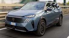 Silenzioso ma graffiante: il Leone Peugeot sfoggia la nuova 5008 a batterie Silenzioso ma graffiante: il Leone Peugeot sfoggia la nuova 5008 a batterie