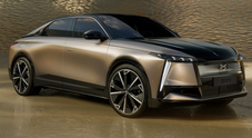 Seducente DS N°8 elettrica, ecco il glamour che nasce in Italia. Oltre 680 km nella variante da 350 cv