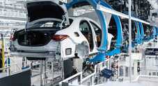 Dazi su auto Ue, possibili perdite miliardarie e posti di lavoro. E Ferrari alza i prezzi