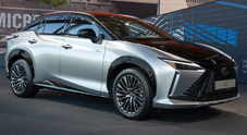 Lexus, c’è la nuova RZ: la cloche scalza il volante e ruggisce con la F-Sport