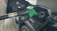 Carburanti in rialzo, benzina self service a 1,765 euro. Gasolio self service a 1,665 euro/litro