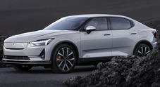 Polestar 2 si evolve nel segno della tecnologia. Funzionalità hi-tech e impianto audio premium