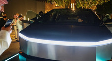Tesla, l'espansione non si arresta: apre i primi tre showroom in Arabia Saudita