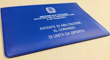 Patente nautica a 16 anni: pubblicato il decreto con i quiz. 30 minuti per rispondere almeno a 12 domande su 15