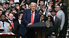 Trump, valuto esenzione temporanea dazi sulle auto. E Stellantis balza in apertura in Piazza Affari: +5%
