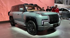 Yangwang U8, il Suv elettrico diventa limousine. BYD svela al Salone di Shanghai inedita versione L