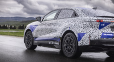 Alpine A390, prove in pista prima del debutto per la sportiva fastback