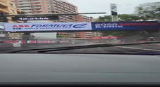 EPrix Monaco, sulla pista bagnata di Montecarlo prima del via a bordo della Porsche Taycan