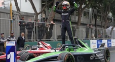 FE, Buemi (Envision) torna a vincere dopo sei anni. Il terzo trionfo a Monaco è il tris di Jaguar. Rowland (Nissan) allunga in testa