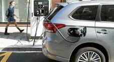 Spagna, ad aprile 16,2% la quota mercato di auto con la spina (15.975 totali): +78% le Bev a 6.835 unità, +80,3% a 9.122 unità le Phev