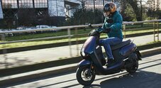 SYM Colibrì, il nuovo scooter 125 che punta sullo stile: "cambia colore" in funzione della luce