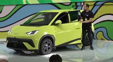 Auto elettriche, BYD sfida il mercato europeo con la compatta low cost Dolphin Surf