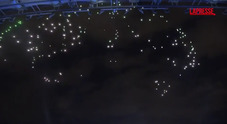 Roma, droni illuminano il cielo per il lancio della nuova elettrica BYD Dolphin Surf