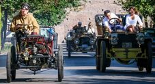 Un secolo di Giubileo raccontato da 16 vetture dell'ASI. Corteo auto storiche ha sfilato per le vie di Roma fino al Vaticano