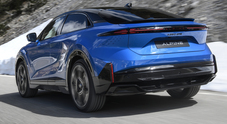 Alpine A390, regalo di 70 anni. Per l’anniversario Dieppe lancia la seconda elettrica. Tanta sportività in una originale fastback