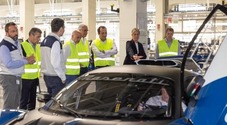 Stellantis, Filosa in visita alla Maserati: «Orgogliosi di un marchio cosi prestigioso»