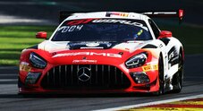 24 Ore di Spa: Mercedes beffa McLaren e sale al comando, paura per Heinrich e Jousse