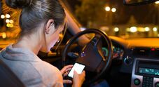 Uso del cellulare alla guida, 7 patenti ritirate. I controlli fatti impiegando anche agenti in borghese