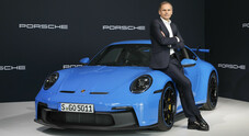 Porsche valuta un nuovo piano di risparmi. Il ceo Blume: «Situazione resta difficile»