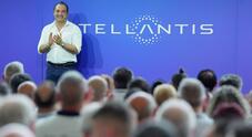 Stellantis, perdite nette per 2,3 miliardi nel semestre. Consegne in calo del 6% a 1,4 milioni di veicoli