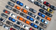 Mercato auto, -1,9% immatricolazioni in Europa nel primo semestre, -7,3% a giugno. Elettriche al 15,6% di quota