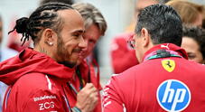 Hamilton: «Ho detto alla Ferrari dove intervenire per 2026. Partecipato a riunioni, anche con Elkann e Vasseur»