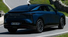 DS N°8, eleganza francese e orgoglio italiano. La nuova ammiraglia con forme da Suv-Coupé esprime il meglio dei due Paesi