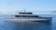 Benetti, a Cannes la novità del futuro è B.Neos: s’ispira alla vela per il super yacht a motore (ibrido) del futuro