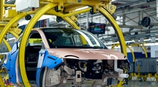 Produzione veicoli Italia -67% in 25 anni, verso riconversione settore Difesa. Pwc, 16% dei fornitori auto italiani opera già in questo comparto