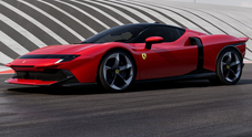 849 Testarossa, il gioiello ibrido firmato Ferrari. La berlinetta plug-in con tre motori elettrici in ausilio al V8 biturbo 4.0 litri da 1050 cv totali