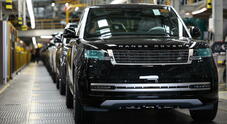 Gb, produzione auto crollata dopo cyberattacco contro JLR: -27,1% a settembre per chiusura impianti del gruppo