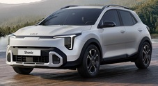 Kia Stonic debutta negli showroom. Due motorizzazioni e tre allestimenti per il rinnovato crossover