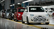 Stellantis, ecco la Fiat 500 ibrida: a Mirafiori 100.000 auto in pi&ugrave; all'anno