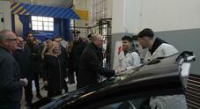 Ford Italia, il ministro dell'istruzione Valditara in visita al laboratorio carrozzeria al &ldquo;Cattaneo&rdquo; di Roma