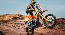 Dakar 2026, Sanders (Ktm), 2&deg; dietro Benavides, torna al comando delle moto. Nella Classic due equipaggi italiani sul podio