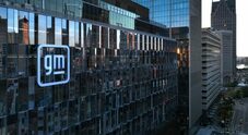 General Motors perde di 7,1 mld di dollari nell'ultimo trimestre 2025 a causa del ridimensionamento attivit&agrave; sui veicoli elettrici